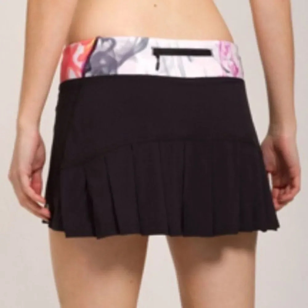 RARE Lululemon Speed Skirt Unicorn Tears/Black Size 4